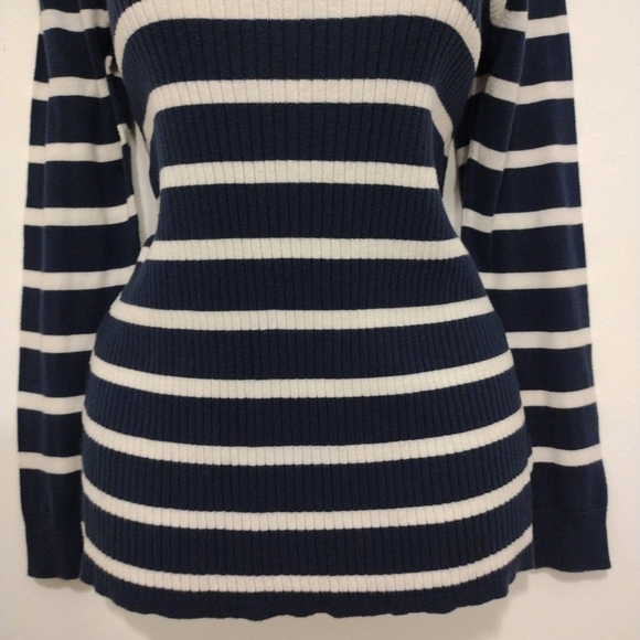 Gap - Striped Sweater - Picture 3 of 11